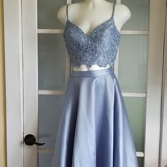 𝅺alyce Paris Formal Prom Dress Light Pale Blue 2 Piece Size 4 - Picture 2 of 16